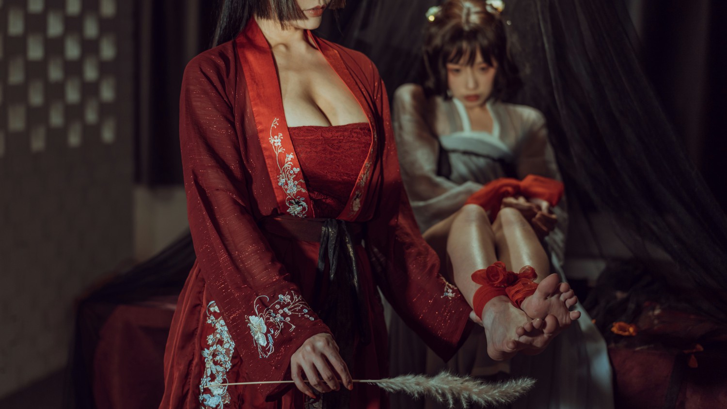 秋和柯基(夏小秋秋秋) - 昏红帐